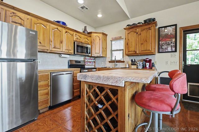18745 W Lakewood Drive, Park Hill, OK 74451