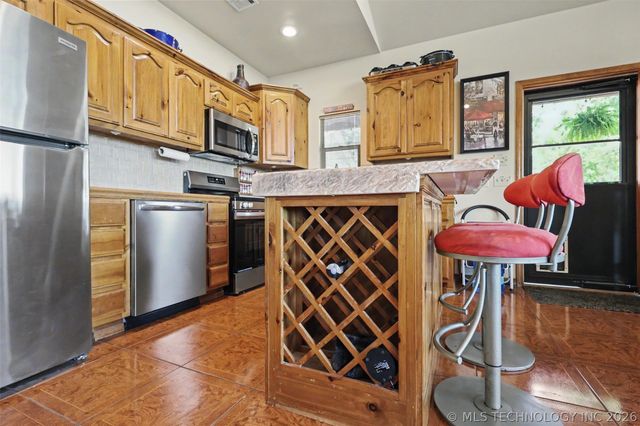 18745 W Lakewood Drive, Park Hill, OK 74451