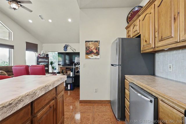 18745 W Lakewood Drive, Park Hill, OK 74451
