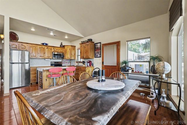 18745 W Lakewood Drive, Park Hill, OK 74451