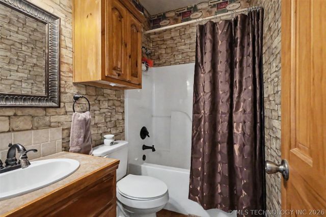 18745 W Lakewood Drive, Park Hill, OK 74451