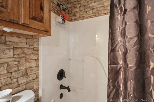 18745 W Lakewood Drive, Park Hill, OK 74451