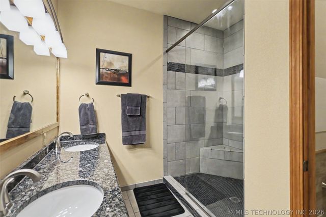 18745 W Lakewood Drive, Park Hill, OK 74451