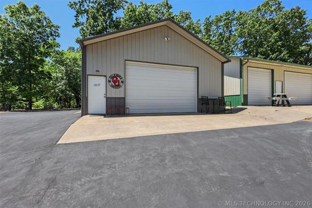 18745 W Lakewood Drive, Park Hill, OK 74451