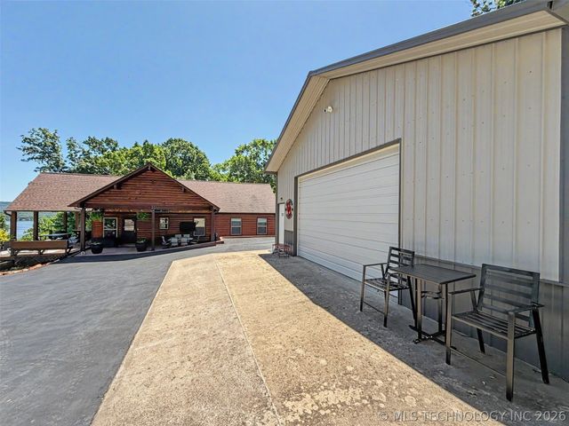 18745 W Lakewood Drive, Park Hill, OK 74451