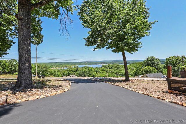 18745 W Lakewood Drive, Park Hill, OK 74451