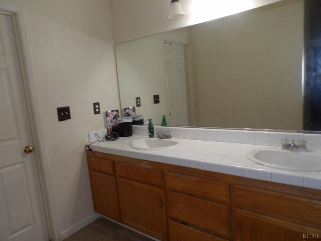 1511 San Simeon Drive, Lemoore, CA 93245