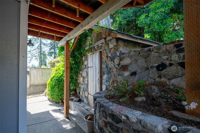 9230 B Hunter Point Road NW, Olympia, WA 98502