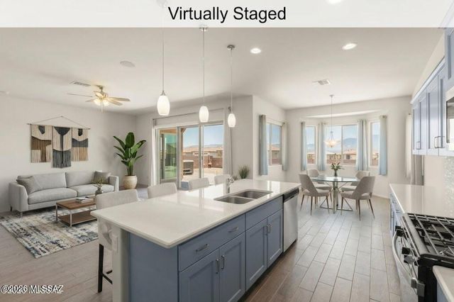 906 N Camino Cerro Morado, Green Valley, AZ 85614