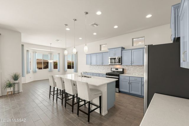 906 N Camino Cerro Morado, Green Valley, AZ 85614