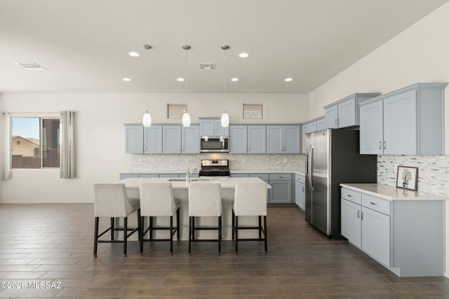 906 N Camino Cerro Morado, Green Valley, AZ 85614