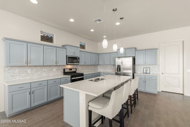 906 N Camino Cerro Morado, Green Valley, AZ 85614