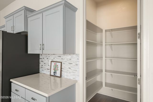 906 N Camino Cerro Morado, Green Valley, AZ 85614