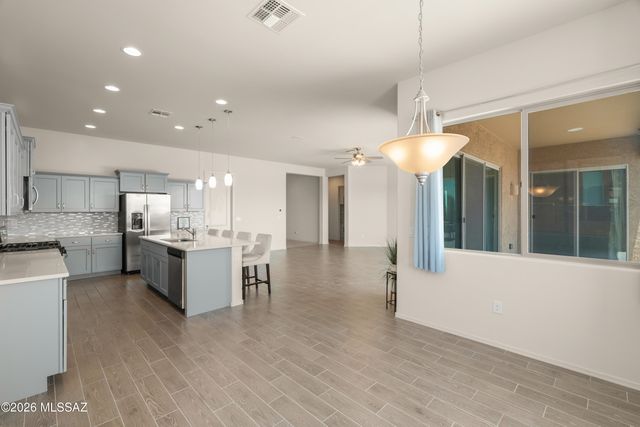 906 N Camino Cerro Morado, Green Valley, AZ 85614
