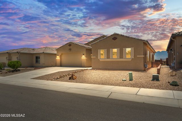 906 N Camino Cerro Morado, Green Valley, AZ 85614