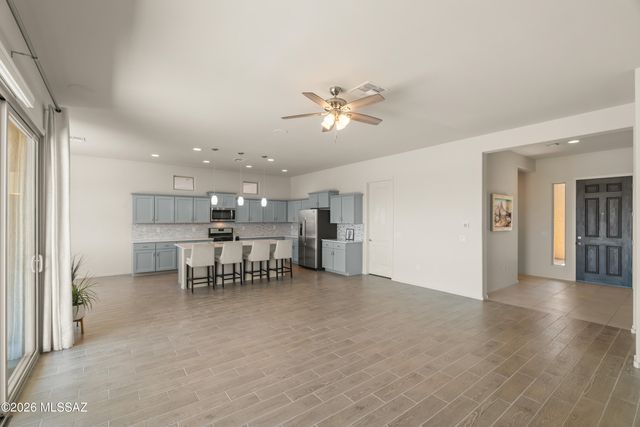 906 N Camino Cerro Morado, Green Valley, AZ 85614
