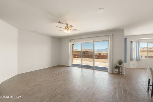 906 N Camino Cerro Morado, Green Valley, AZ 85614