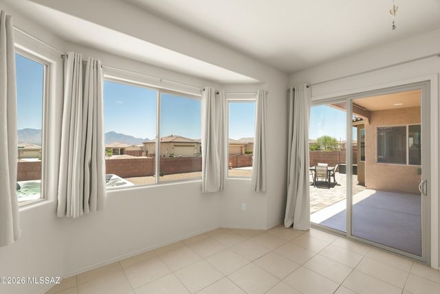 906 N Camino Cerro Morado, Green Valley, AZ 85614