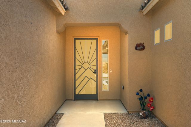 906 N Camino Cerro Morado, Green Valley, AZ 85614
