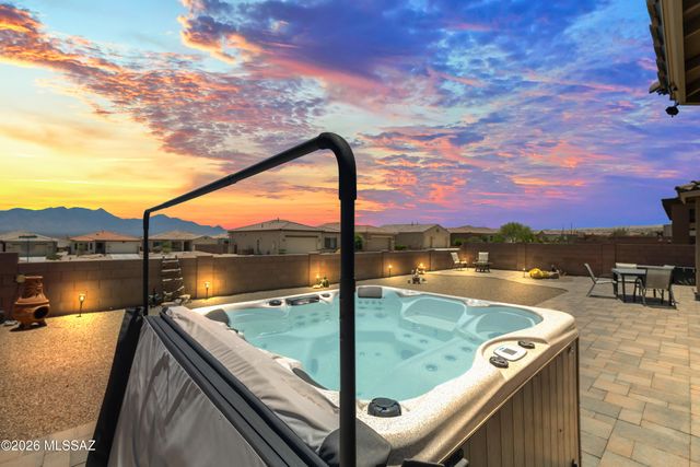 906 N Camino Cerro Morado, Green Valley, AZ 85614