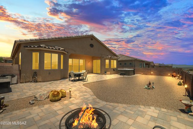 906 N Camino Cerro Morado, Green Valley, AZ 85614
