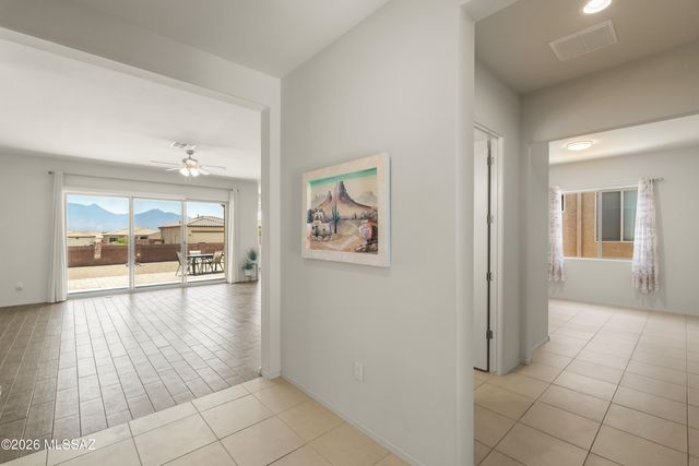 906 N Camino Cerro Morado, Green Valley, AZ 85614