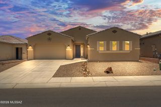906 N Camino Cerro Morado, Green Valley, AZ 85614