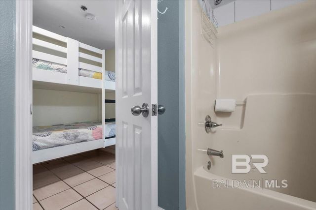 517 E Beach Boulevard 5D, Gulf Shores, AL 36542