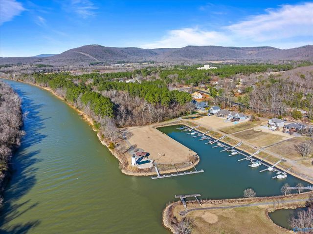 104 Railway Lane SE, Huntsville, AL 35803