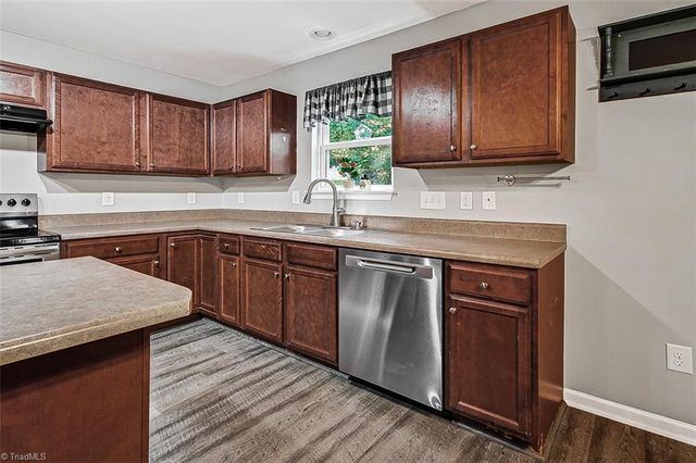 2964 Mimosa Court, Randleman, NC 27317