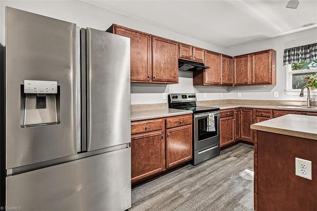 2964 Mimosa Court, Randleman, NC 27317