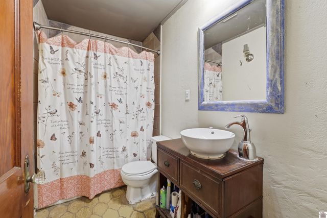 8129 State Route 1241, Hickory, KY 42051