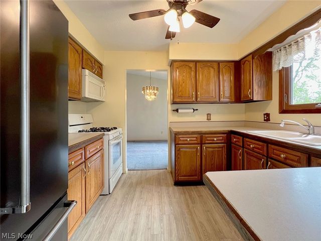 465 Kar A Bru, Amherst, OH 44011
