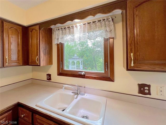 465 Kar A Bru, Amherst, OH 44011