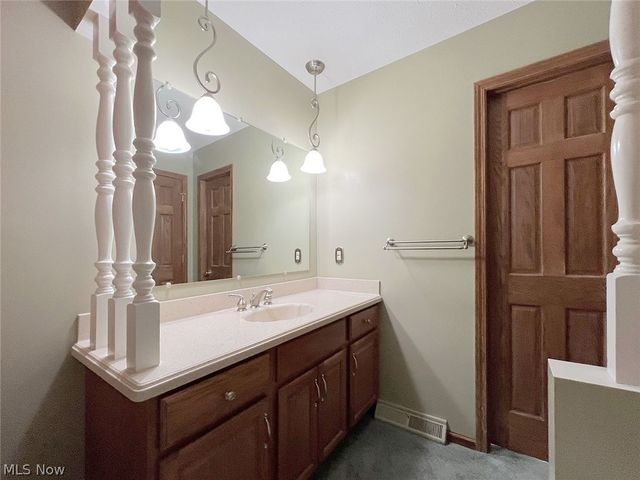 465 Kar A Bru, Amherst, OH 44011
