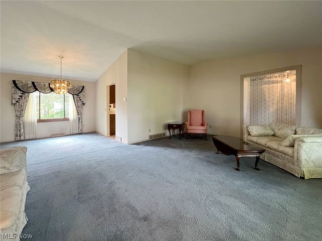 465 Kar A Bru, Amherst, OH 44011