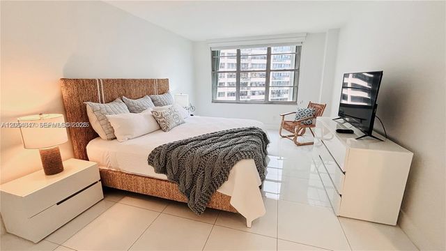 5161 Collins Ave 1003, Miami Beach, FL 33140