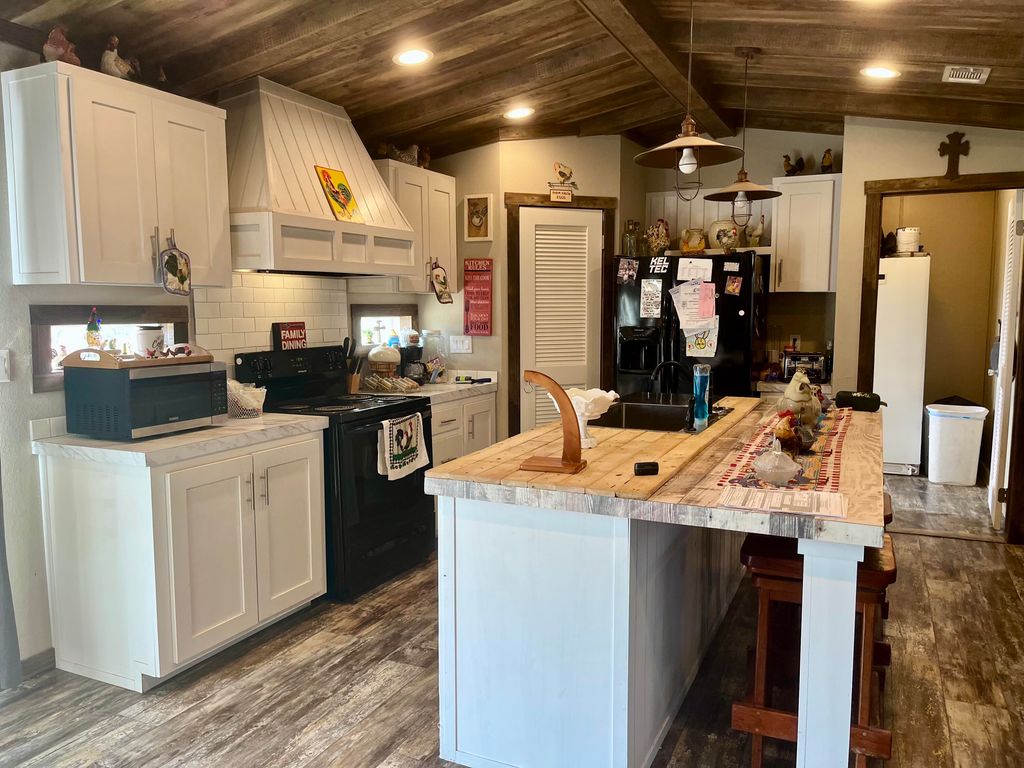 Image 10 of property listing at 12361 Co Rd 1445, Paint Rock, TX 76866
