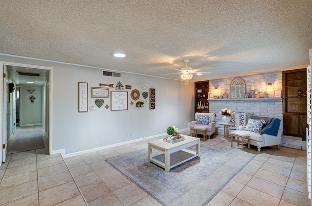 719 E Alluvial Avenue, Fresno, CA 93720