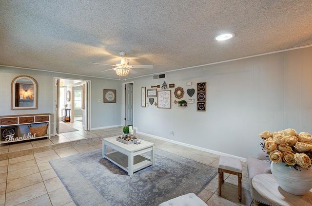 719 E Alluvial Avenue, Fresno, CA 93720