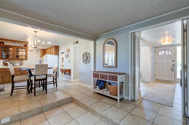719 E Alluvial Avenue, Fresno, CA 93720