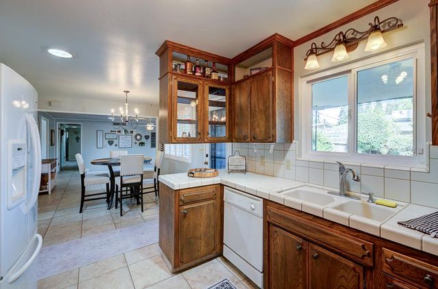 719 E Alluvial Avenue, Fresno, CA 93720