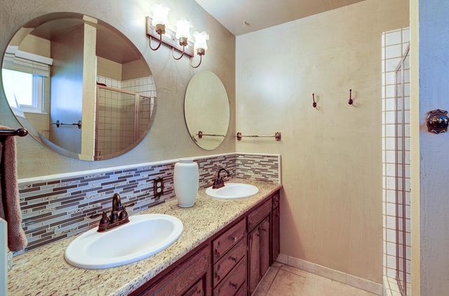 719 E Alluvial Avenue, Fresno, CA 93720