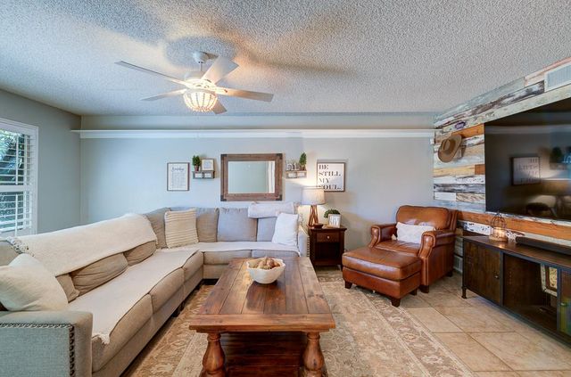 719 E Alluvial Avenue, Fresno, CA 93720