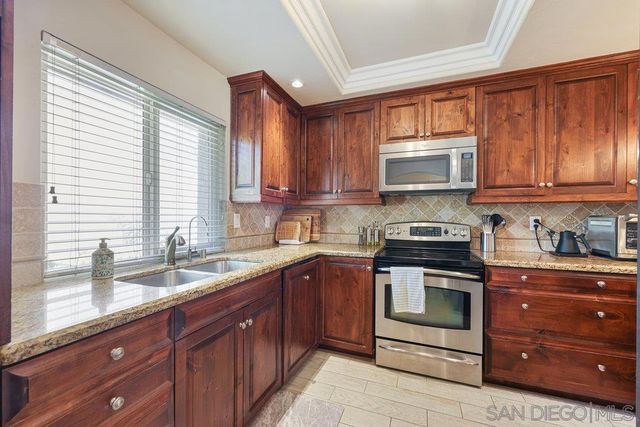 17706 Villamoura Dr, Poway, CA 92064