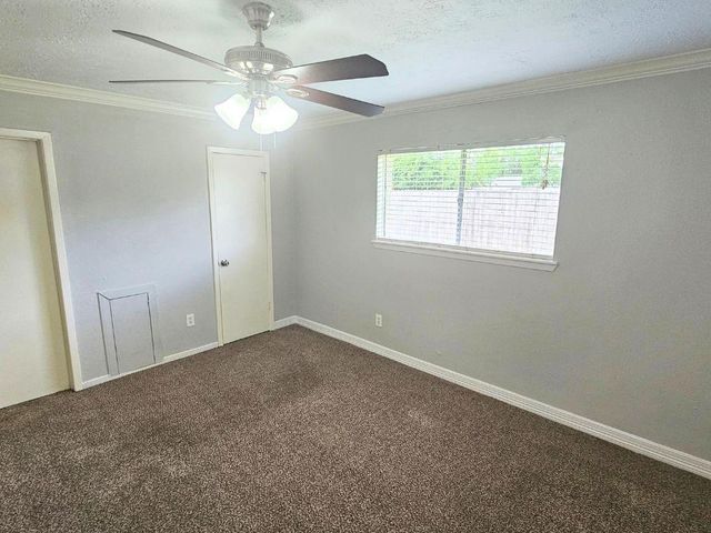 9526 Golden Wood Lane, Houston, TX 77086