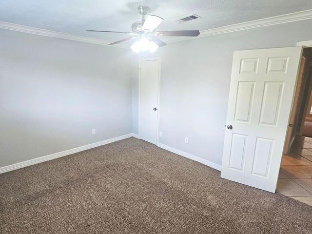 9526 Golden Wood Lane, Houston, TX 77086