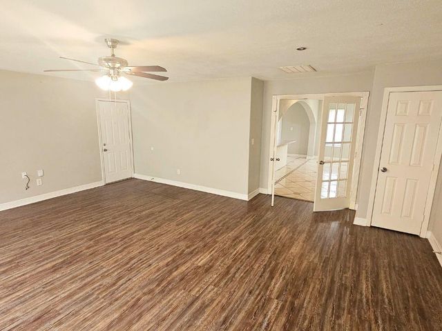 9526 Golden Wood Lane, Houston, TX 77086