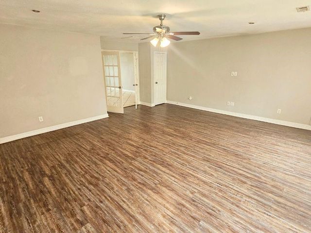 9526 Golden Wood Lane, Houston, TX 77086