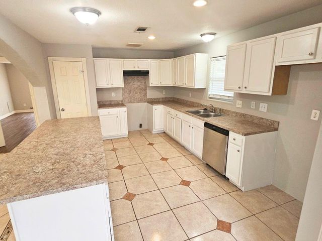 9526 Golden Wood Lane, Houston, TX 77086